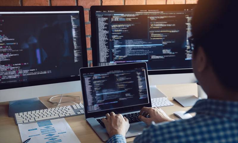 数据科学选型：R与Python如何赋能铜仁网站建设？